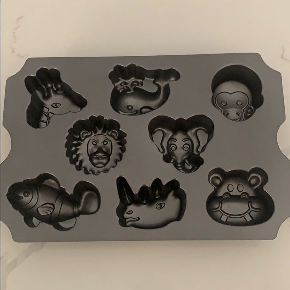 Animal Zoo muffins tray